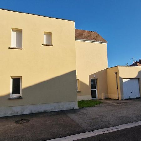 Maison Individuelle Parking Prive Et Gratuit Sainte-Savine Exterior photo